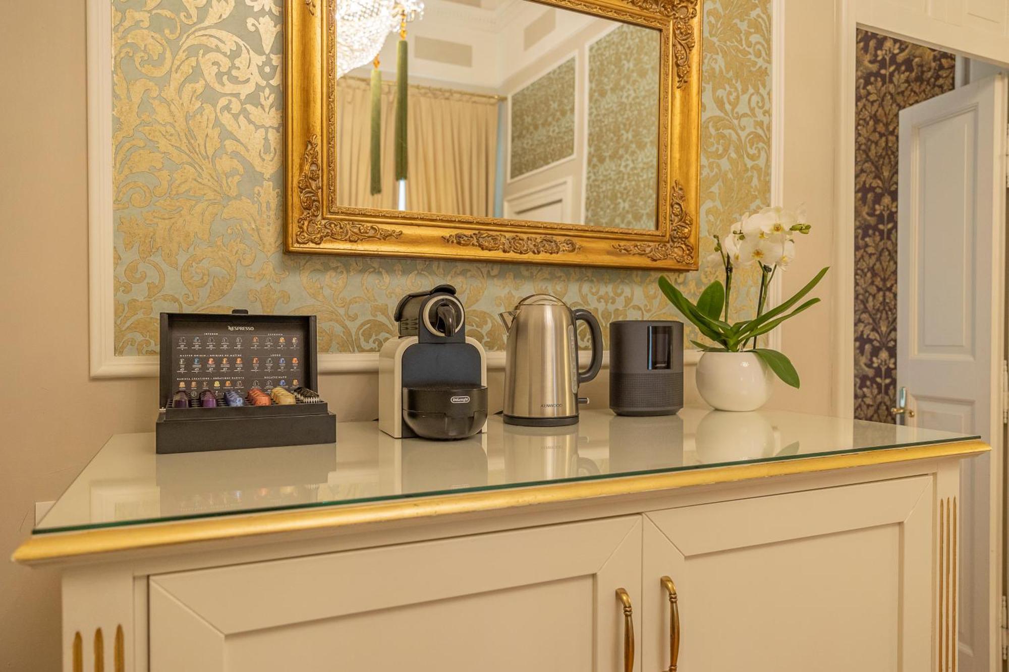 Palazzo Monga Boutique Guesthouse Верона Экстерьер фото